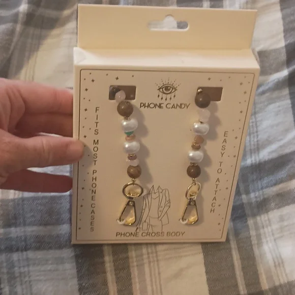 NIB / NWT Phone Eye Candy Cell Phone Crossbody Chain. NEVER OPENED, PERFECTION - Picture 4 of 5